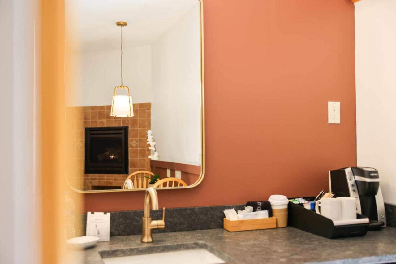 Outland Chalet & Suites Great Smoky Mountains Whittier Luaran gambar
