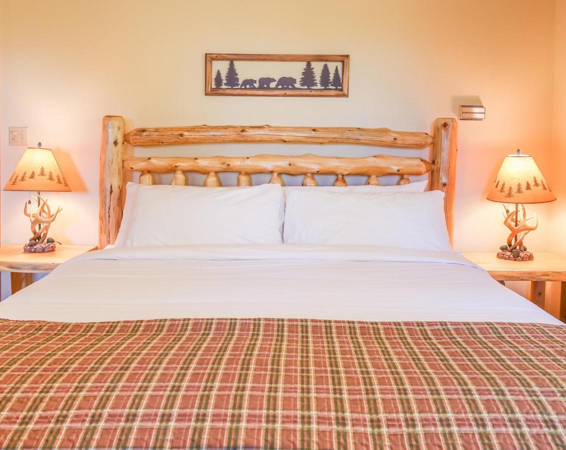 Outland Chalet & Suites Great Smoky Mountains Whittier Bilik gambar