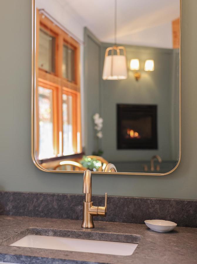 Outland Chalet & Suites Great Smoky Mountains Whittier Luaran gambar