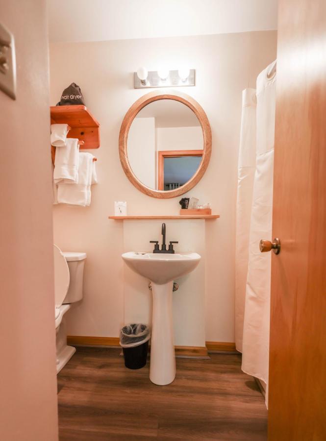 Outland Chalet & Suites Great Smoky Mountains Whittier Bilik gambar