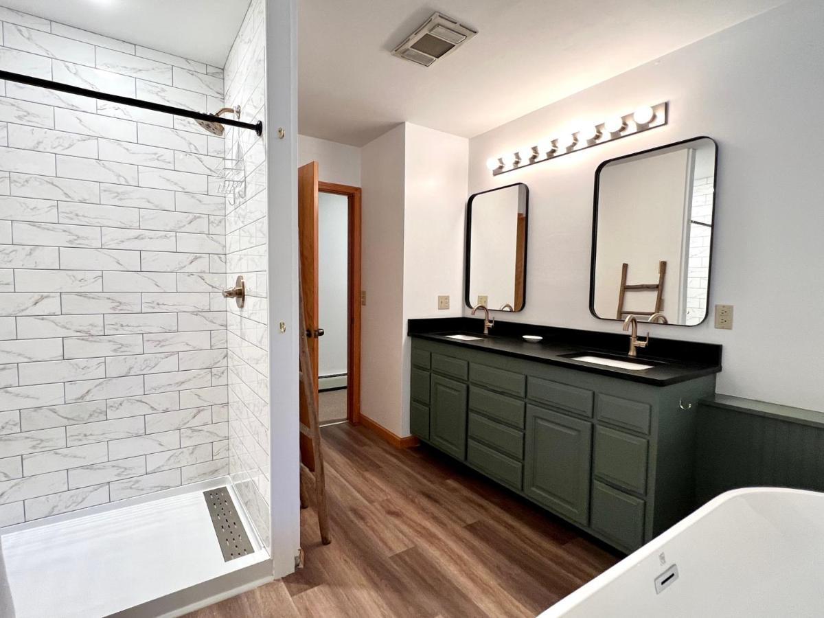 Outland Chalet & Suites Great Smoky Mountains Whittier Bilik gambar