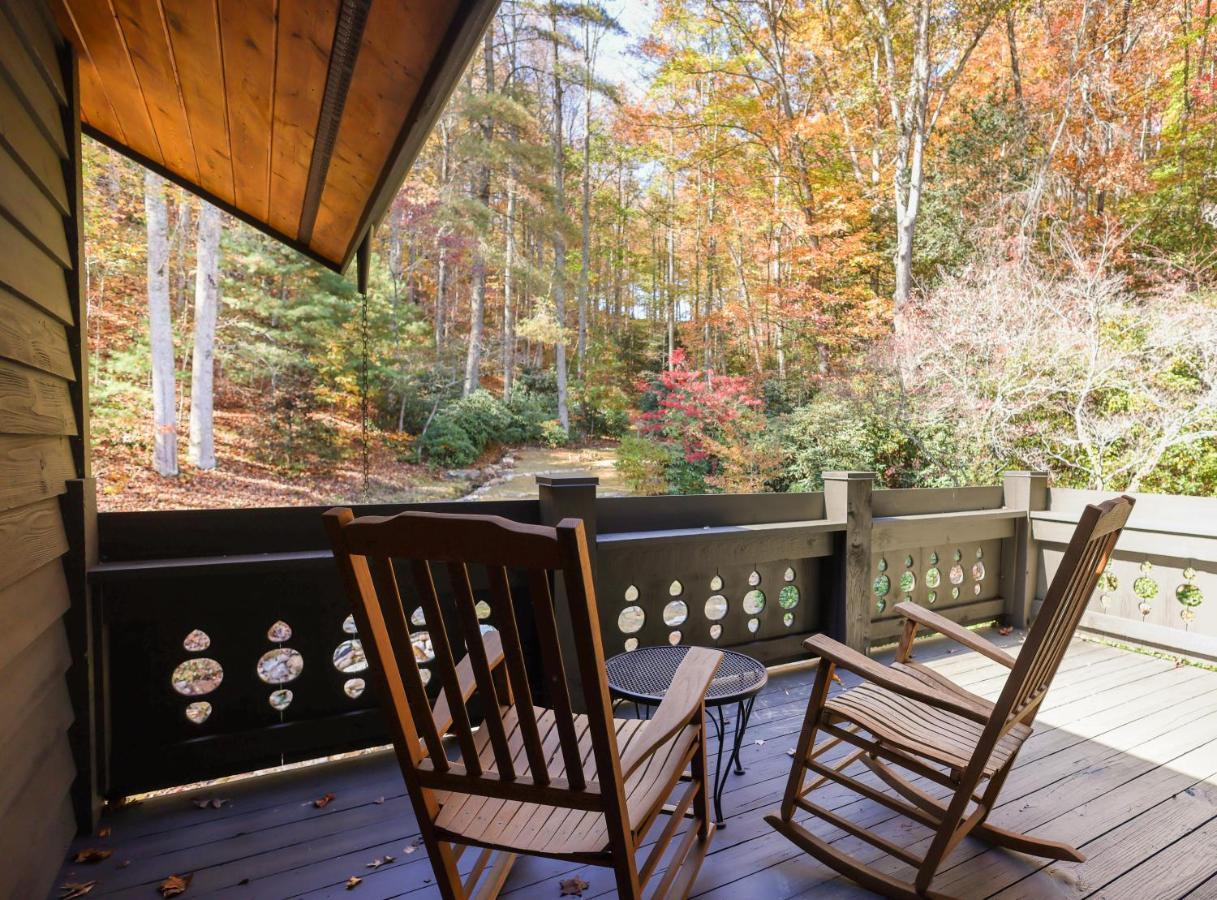 Outland Chalet & Suites Great Smoky Mountains Whittier Bilik gambar