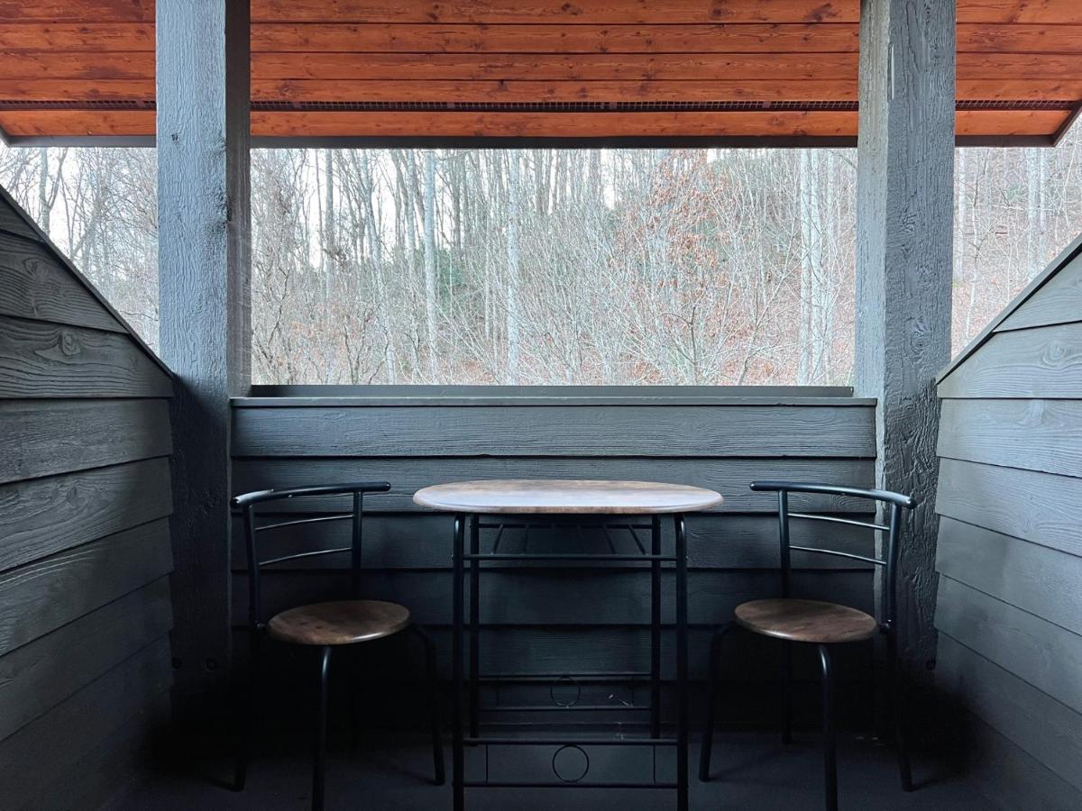 Outland Chalet & Suites Great Smoky Mountains Whittier Bilik gambar
