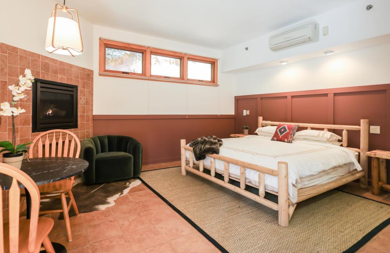 Outland Chalet & Suites Great Smoky Mountains Whittier Luaran gambar