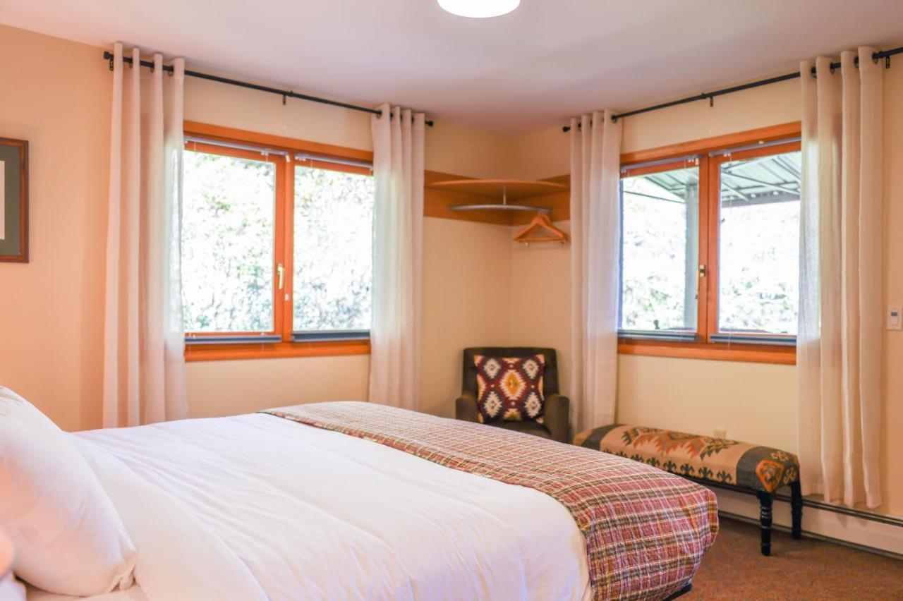 Outland Chalet & Suites Great Smoky Mountains Whittier Bilik gambar