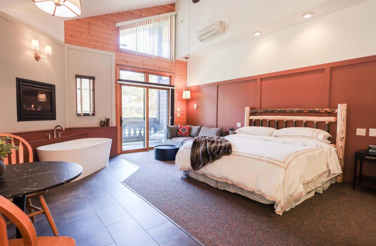 Outland Chalet & Suites Great Smoky Mountains Whittier Luaran gambar
