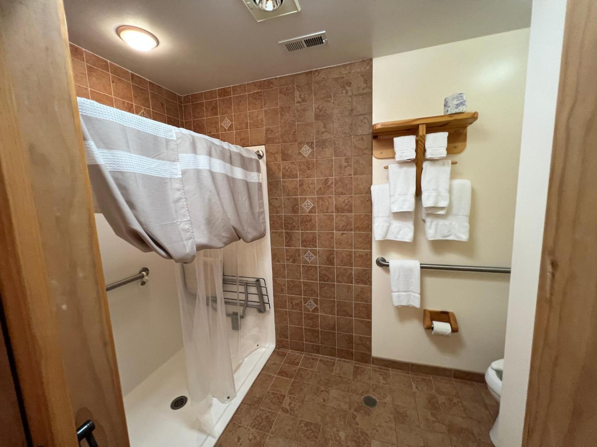 Outland Chalet & Suites Great Smoky Mountains Whittier Luaran gambar